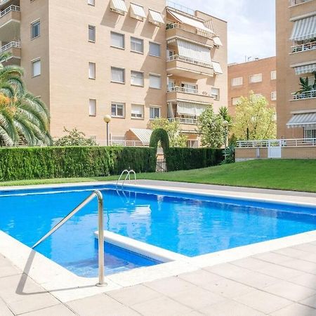 Apartamento En Complejo Residencial, Con Piscina. 萨洛 外观 照片