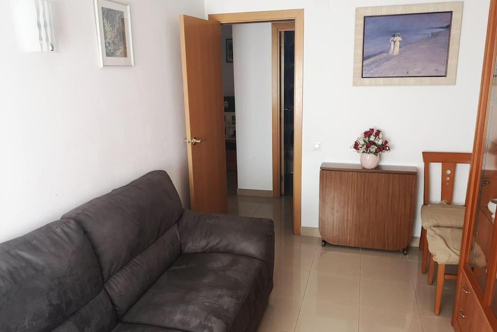 Apartamento En Complejo Residencial, Con Piscina. 萨洛 外观 照片