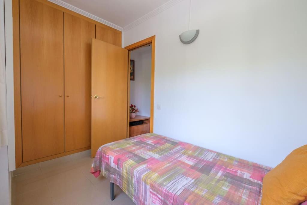 Apartamento En Complejo Residencial, Con Piscina. 萨洛 外观 照片