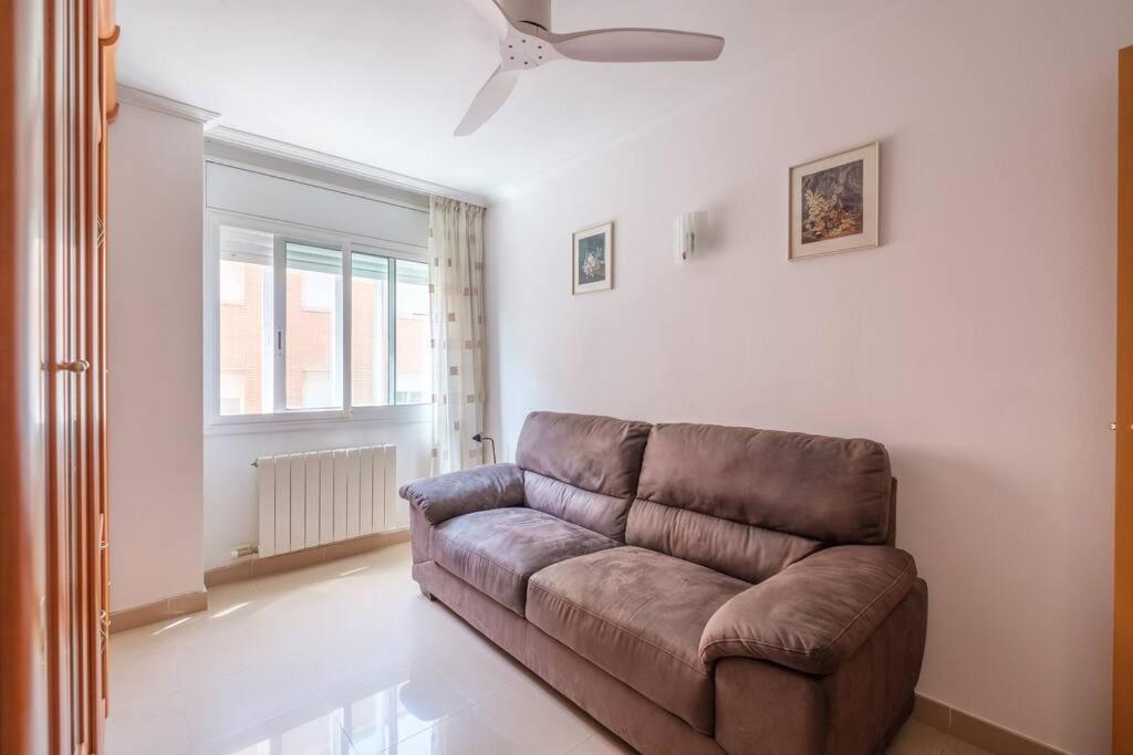 Apartamento En Complejo Residencial, Con Piscina. 萨洛 外观 照片